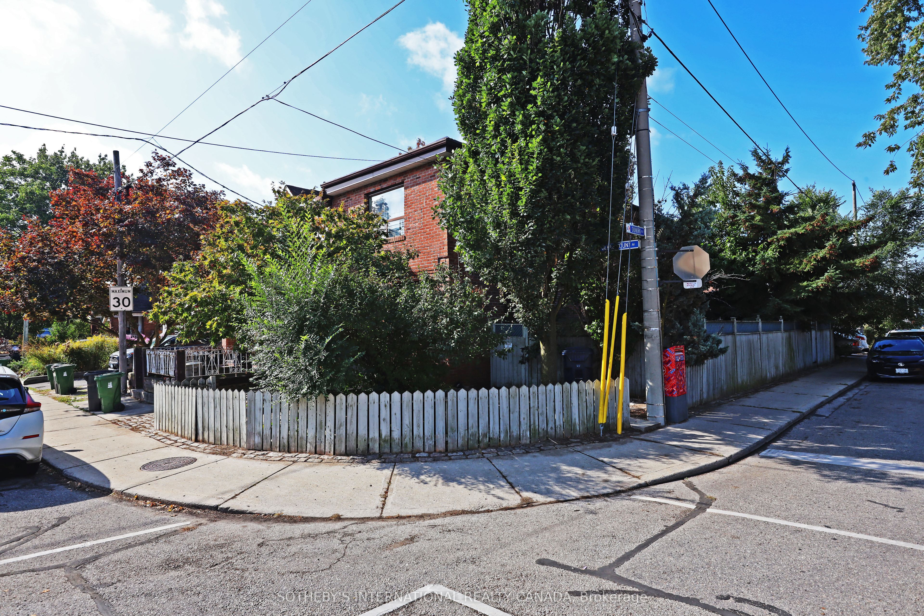 Lower-212 Glebemount Avenue, Toronto, ON, M4C 3T1