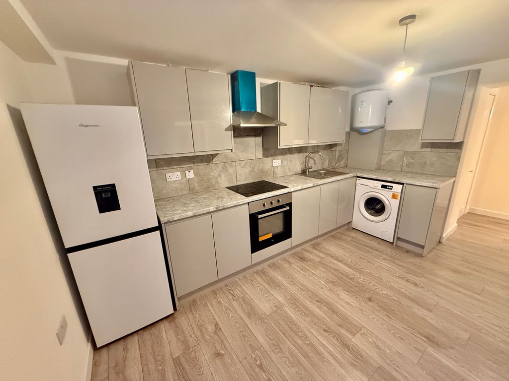 Additional image 6 of 2 bed flat to rentSilver Street, Kettering NN16