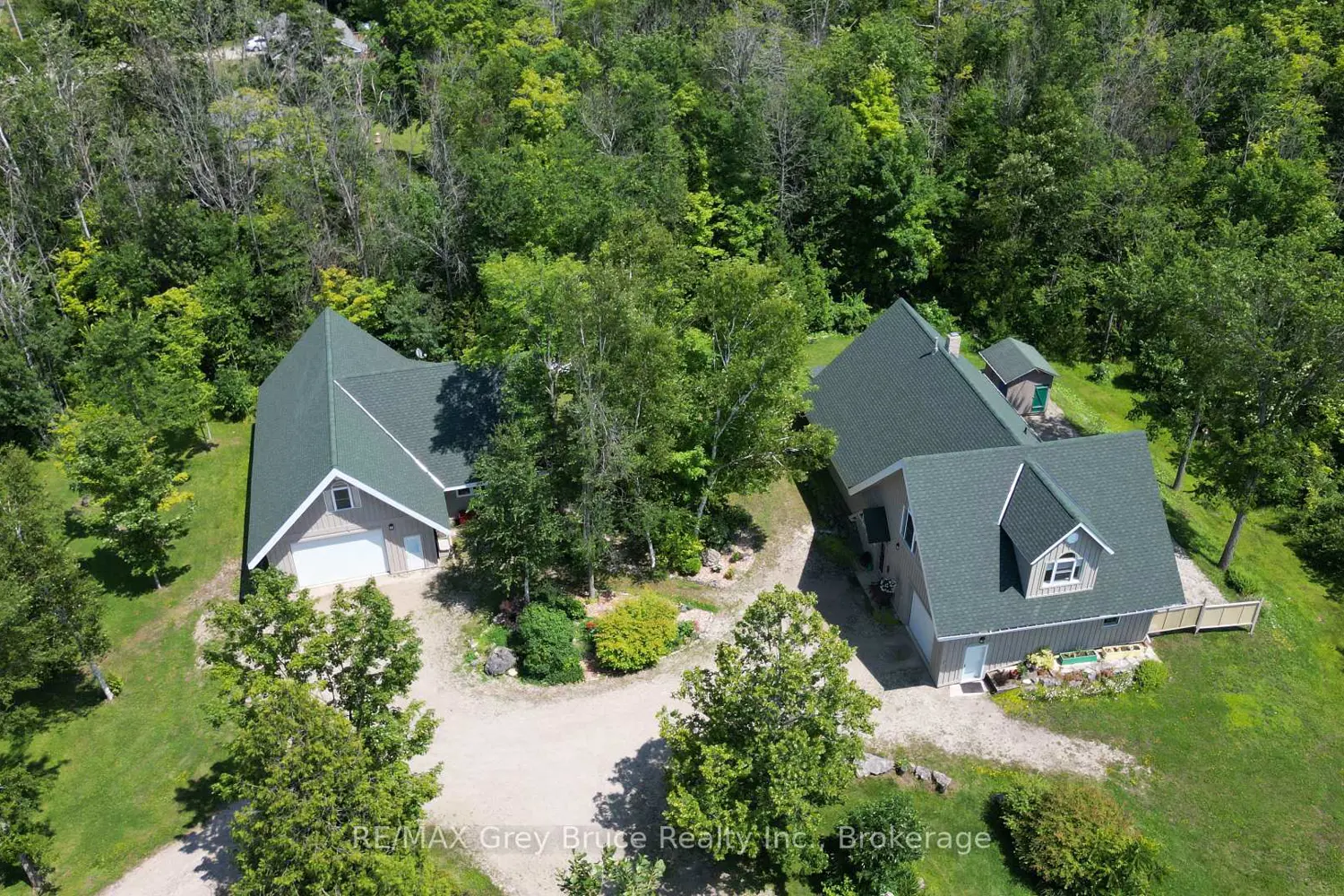 20 Maple Drive photo 3