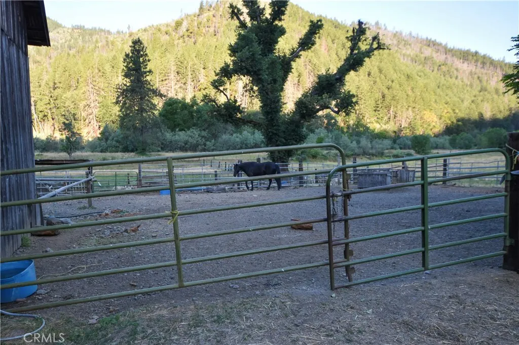 Additional image 123 of 30834 State Hwy 96, Horse Creek, CA 96050