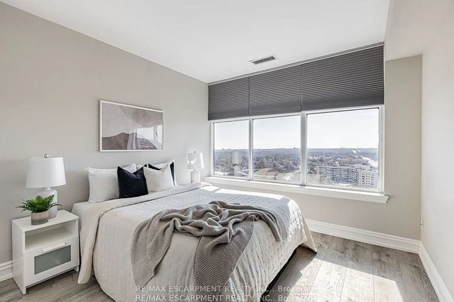 Additional image 16 of 880 Dundas Street Uph7