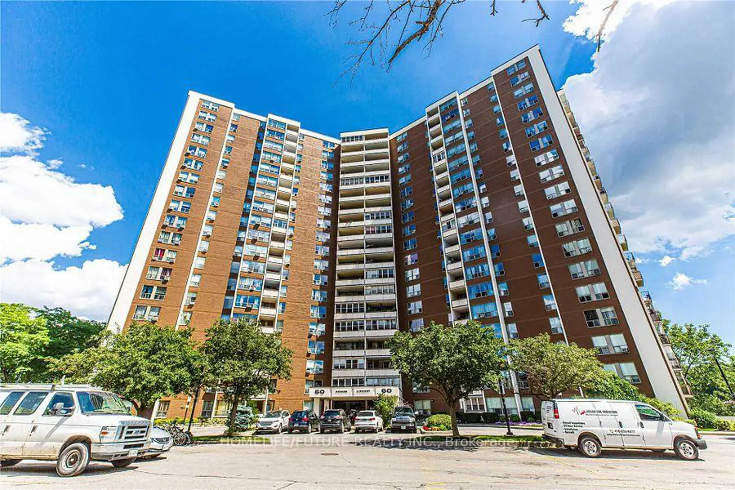 60 Pavane Linkway 1201