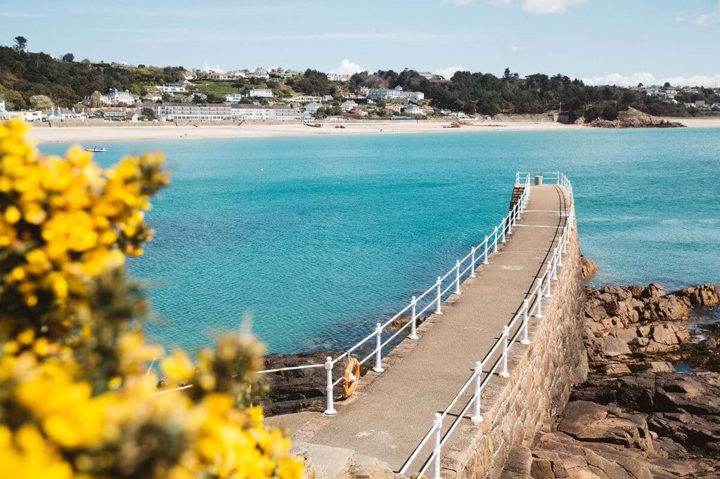 Additional image 2 of 2 bed flat to rentLa Route De La Baie, St Brelade JE3
