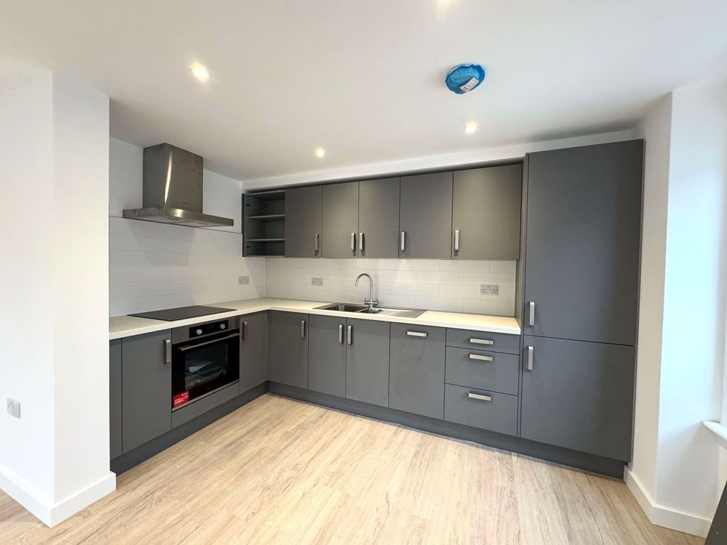 Additional image 4 of 2 bed flat to rentApt 4 5 Duhamel Place, St Helier JE2