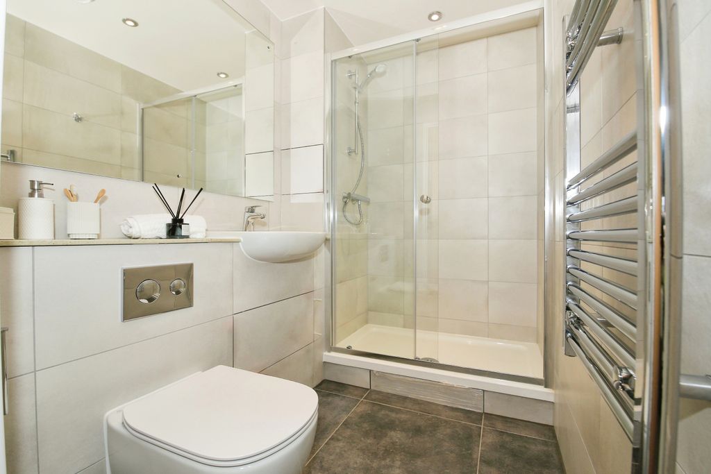 Additional image 7 of 3 bed town house to rentLaxton Court, Peterborough PE1
