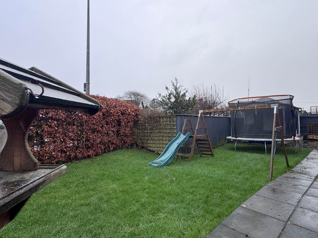 Additional image 2 of 4 bed detached house to rentMill Stream Close, Llanddewi, Llandrindod Wells LD1