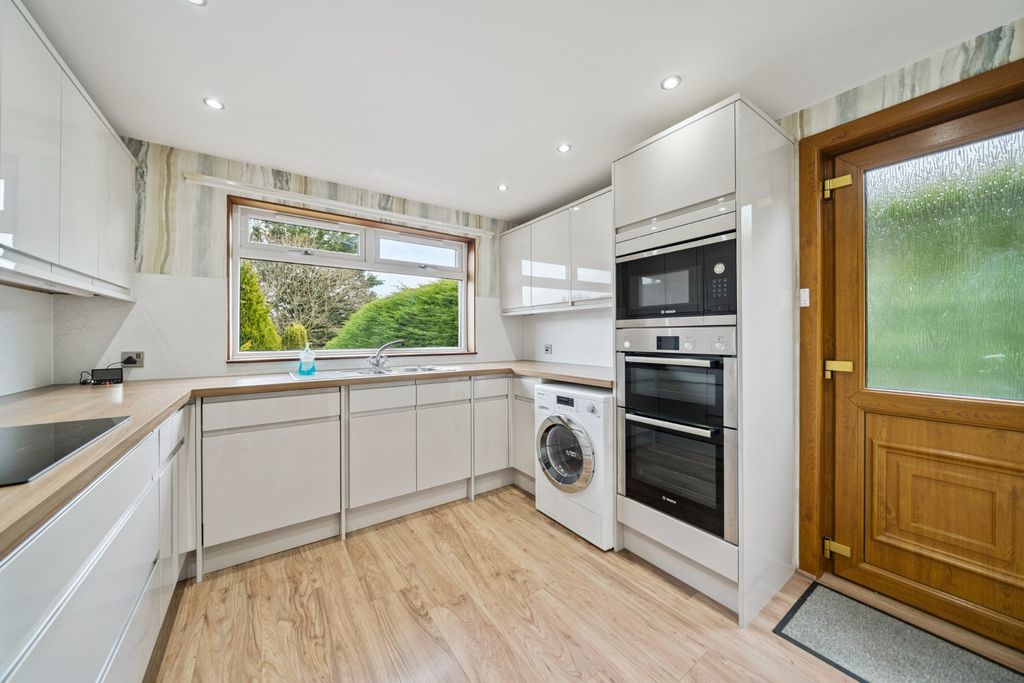 Additional image 6 of 4 bed detached house to rentWarnock Road, Newton Mearns, Glasgow G77