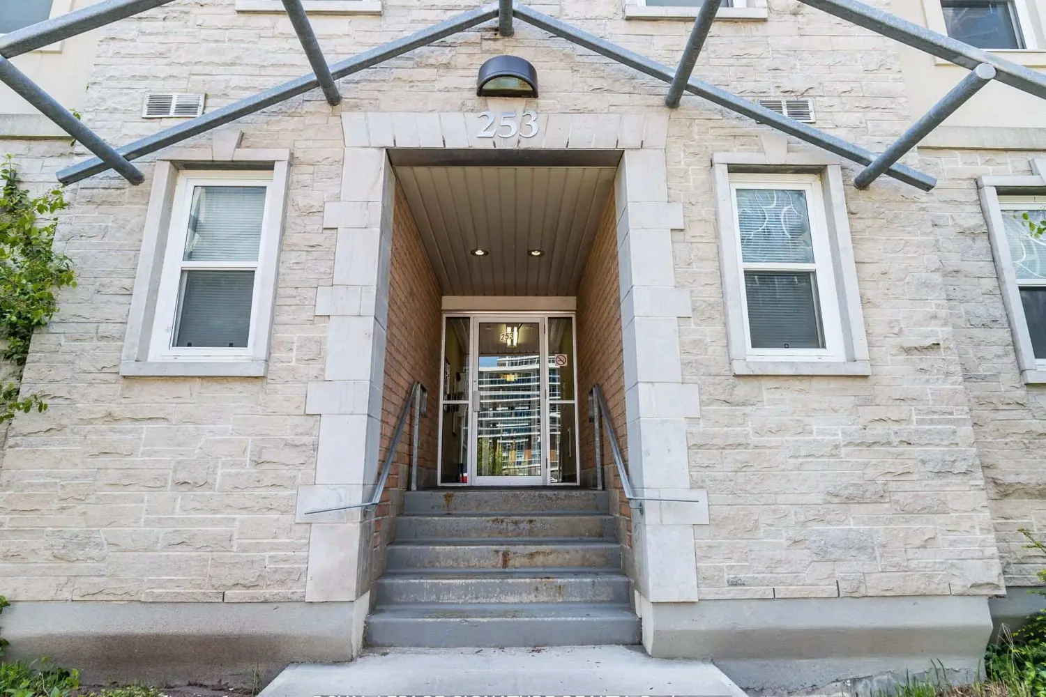 Additional image 4 of 253 Lester Street 101