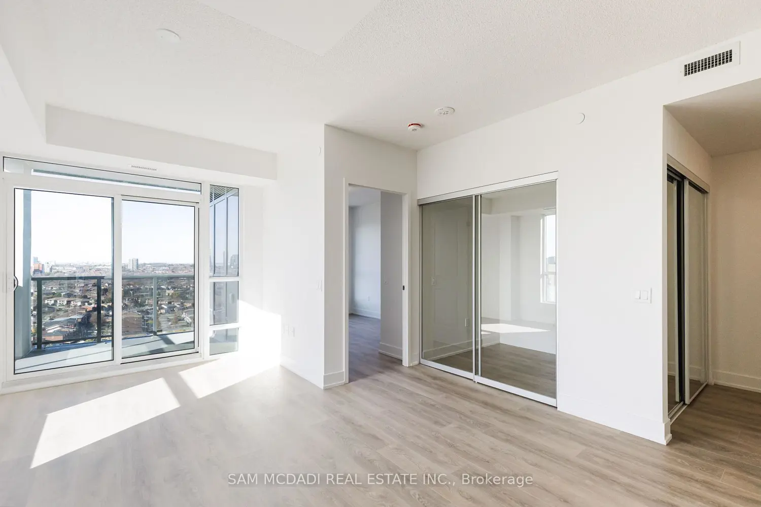 Additional image 10 of 202 Burnhamthorpe Road 2003