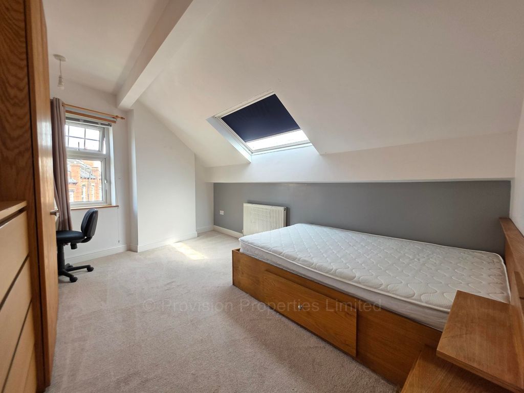 Additional image 3 of 10 bed terraced house to rentHeadingley Avenue, Leeds LS6