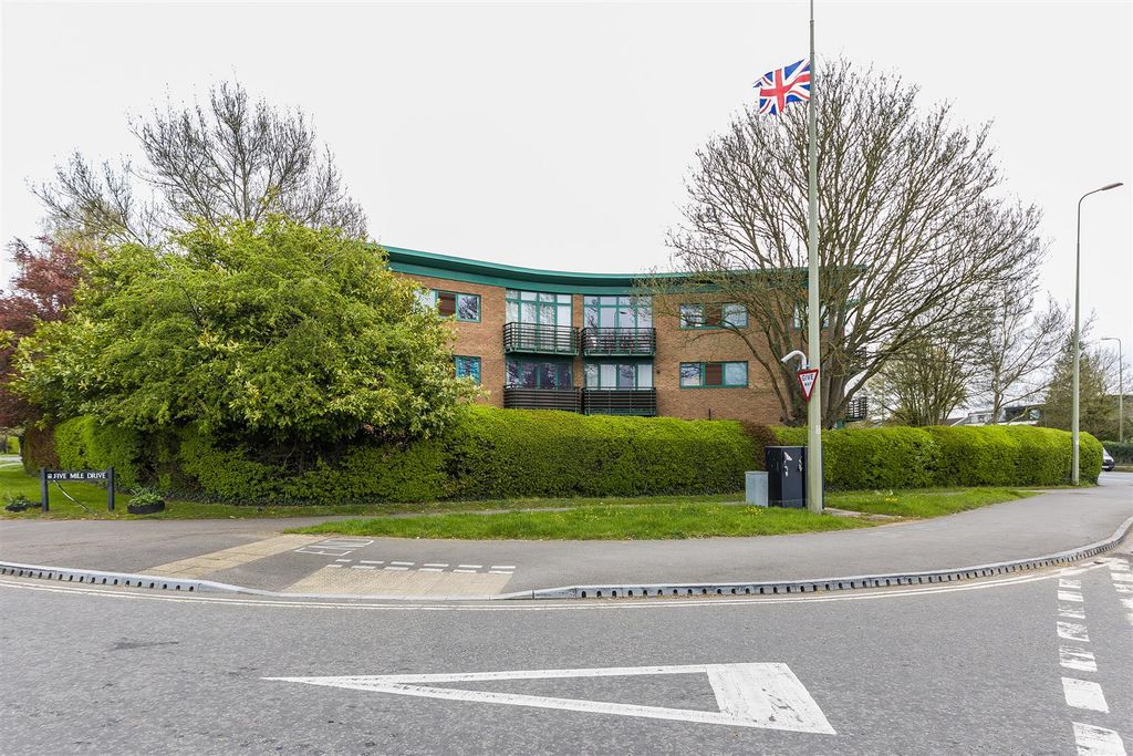 Additional image 16 of 2 bed flat to rentFive Mile Drive, Oxford OX2