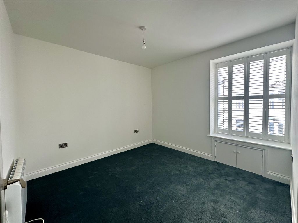 Additional image 10 of 2 bed flat to rentFlat 8, Islay Court, Victoria Street, Tenby SA70