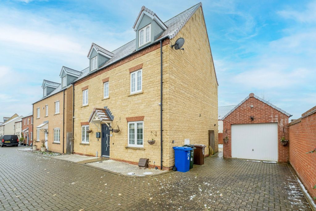 Additional image 34 of 6 bed semi-detached house to rentRedcar Road, Bicester OX26