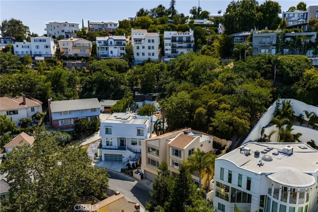 Additional image 57 of 3751 Prestwick Dr, Los Angeles, CA 90027