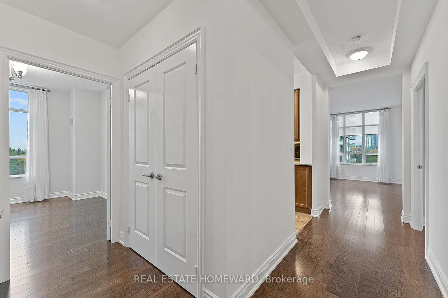 Additional image 2 of 10 Bloorview Place 714