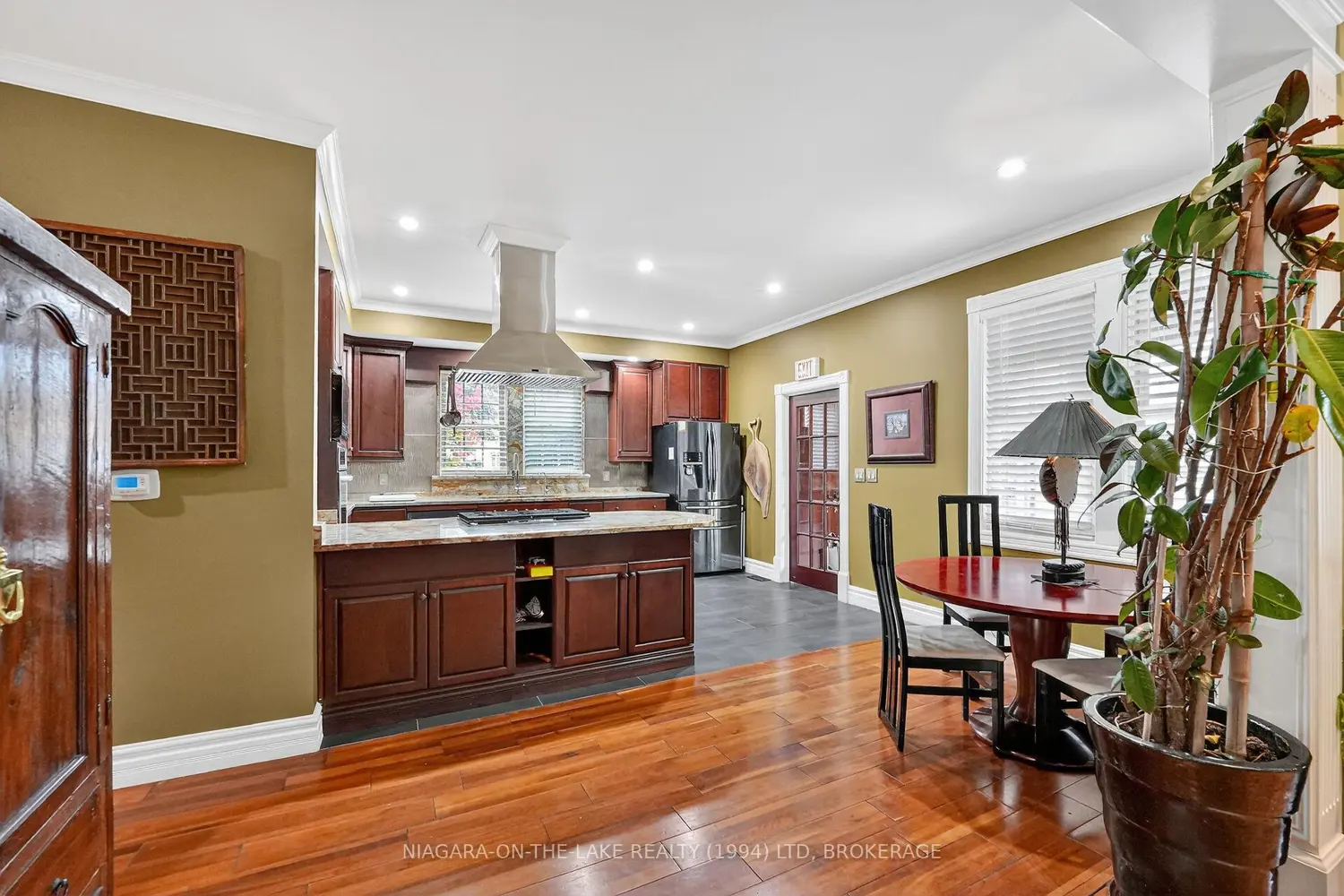 Additional image 3 of 642 Simcoe Street