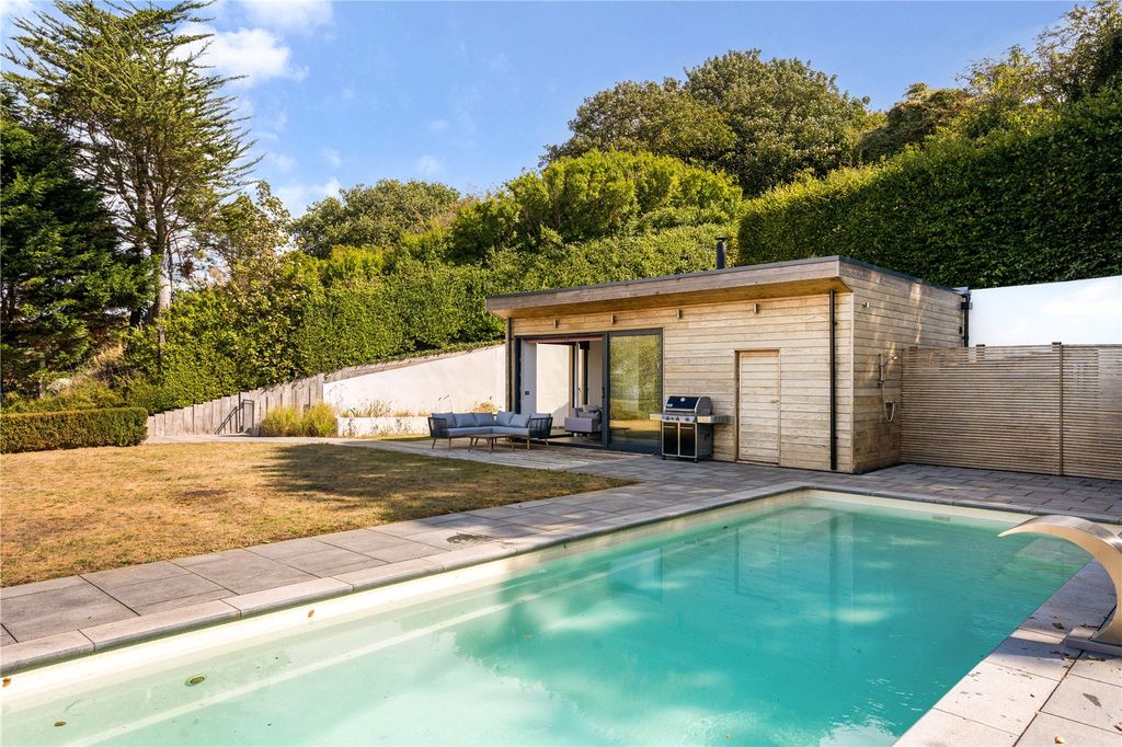 Additional image 4 of 6 bed detached house to rentLadye Bay, Clevedon, North Somerset BS21