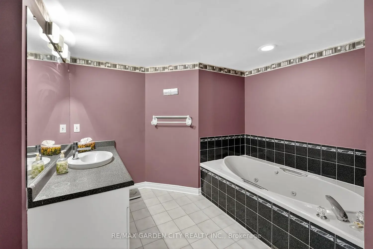 Additional image 5 of 70 Main Street 201