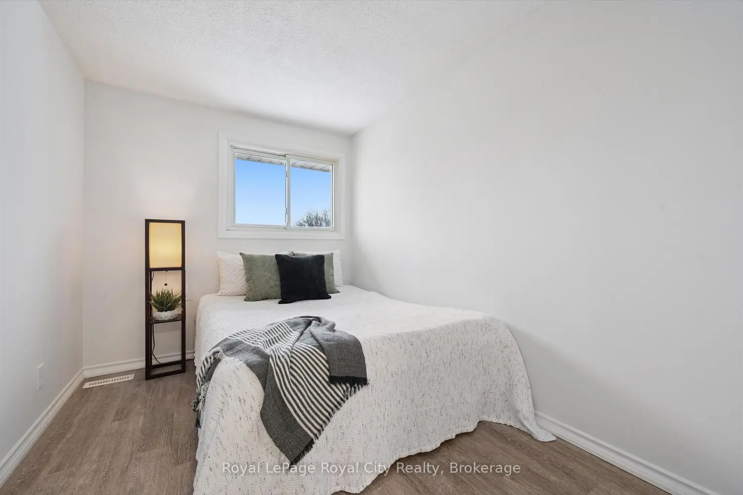 Additional image 10 of 700 Paisley Road 78