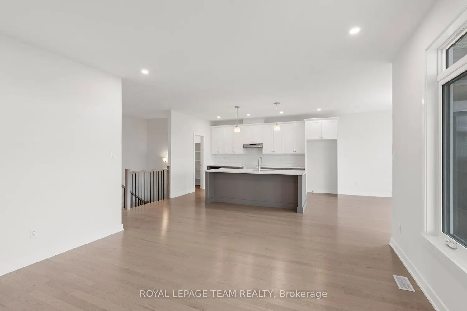 Additional image 13 of 1039 Moore Street