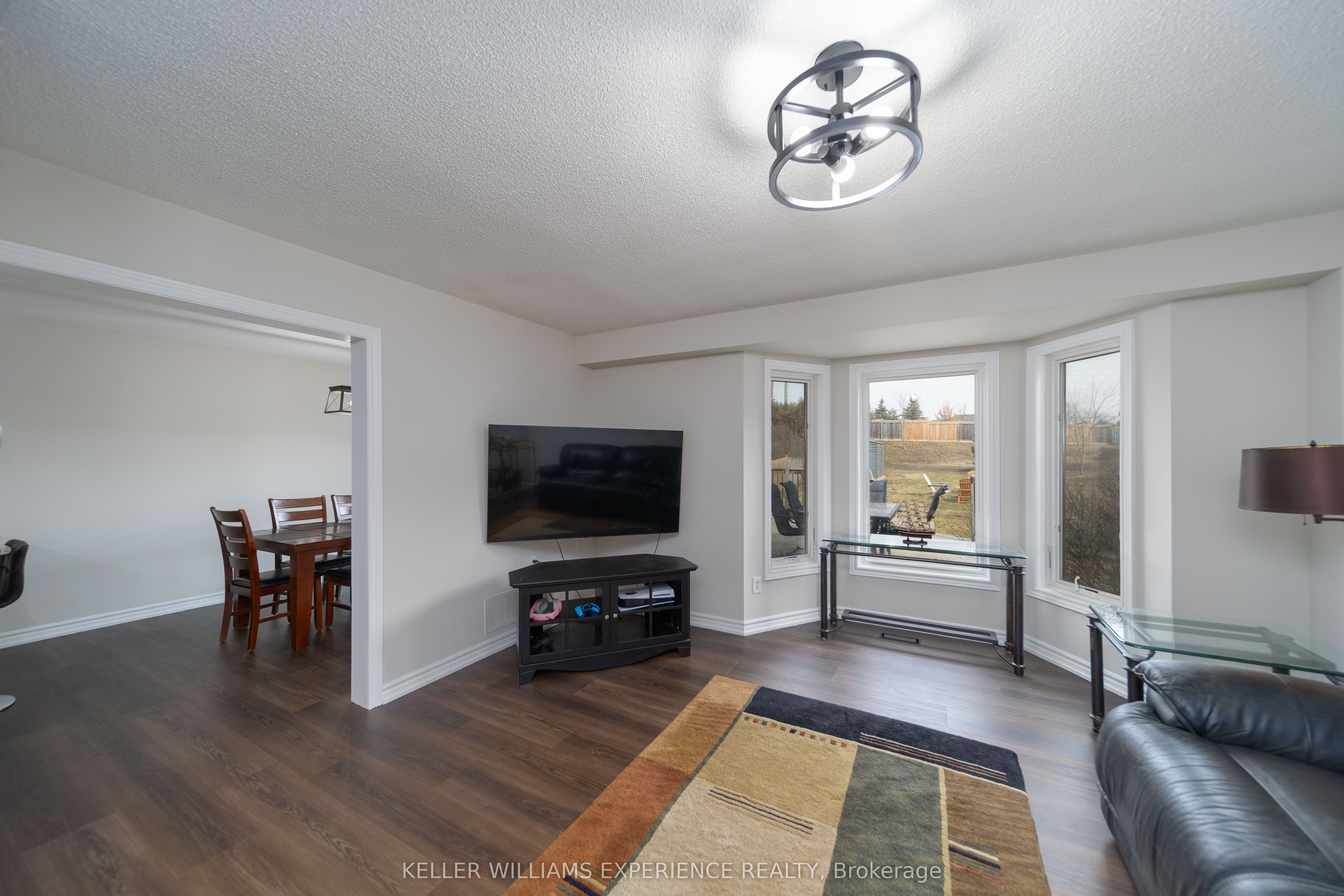 Additional image 5 of 599 Walpole Crescent, Newmarket, ON, L3X 2B5