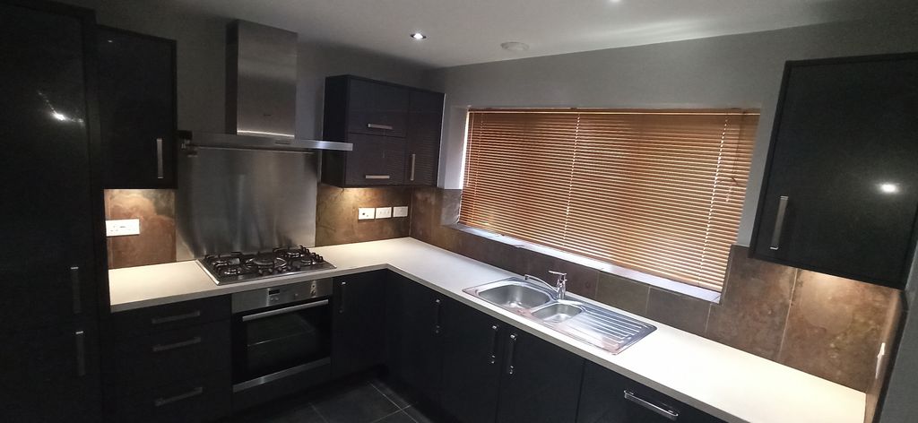 Additional image 4 of 3 bed semi-detached house to rentHawksbill Way, Peterborough PE2