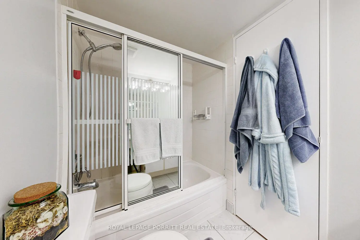 Additional image 12 of 1535 Lakeshore Road 201