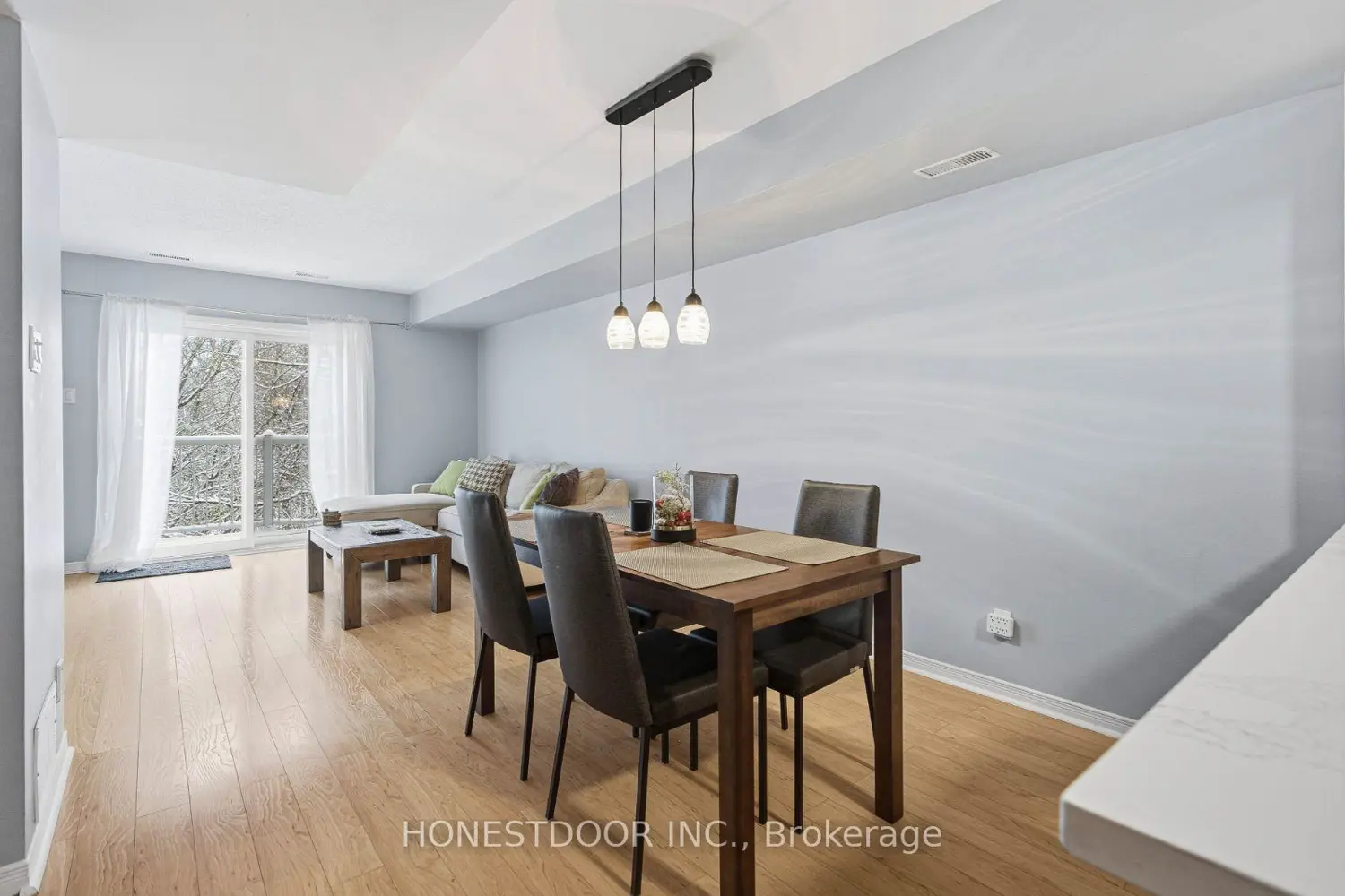 81 Strathaven Private photo 3