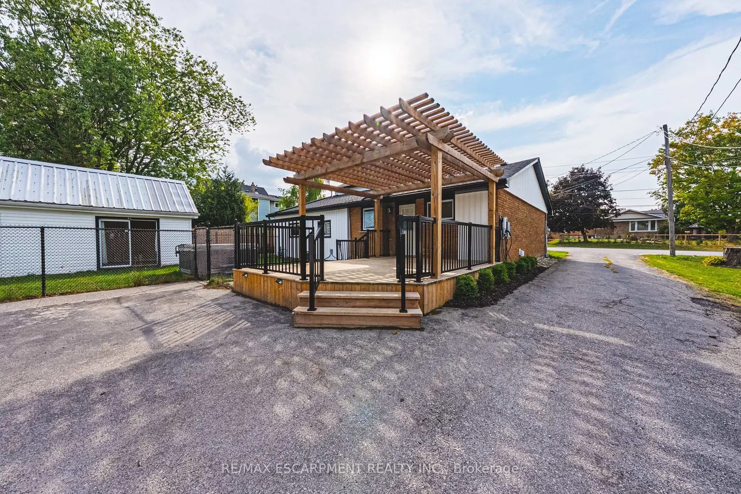 Additional image 9 of 3865 Victoria Avenue