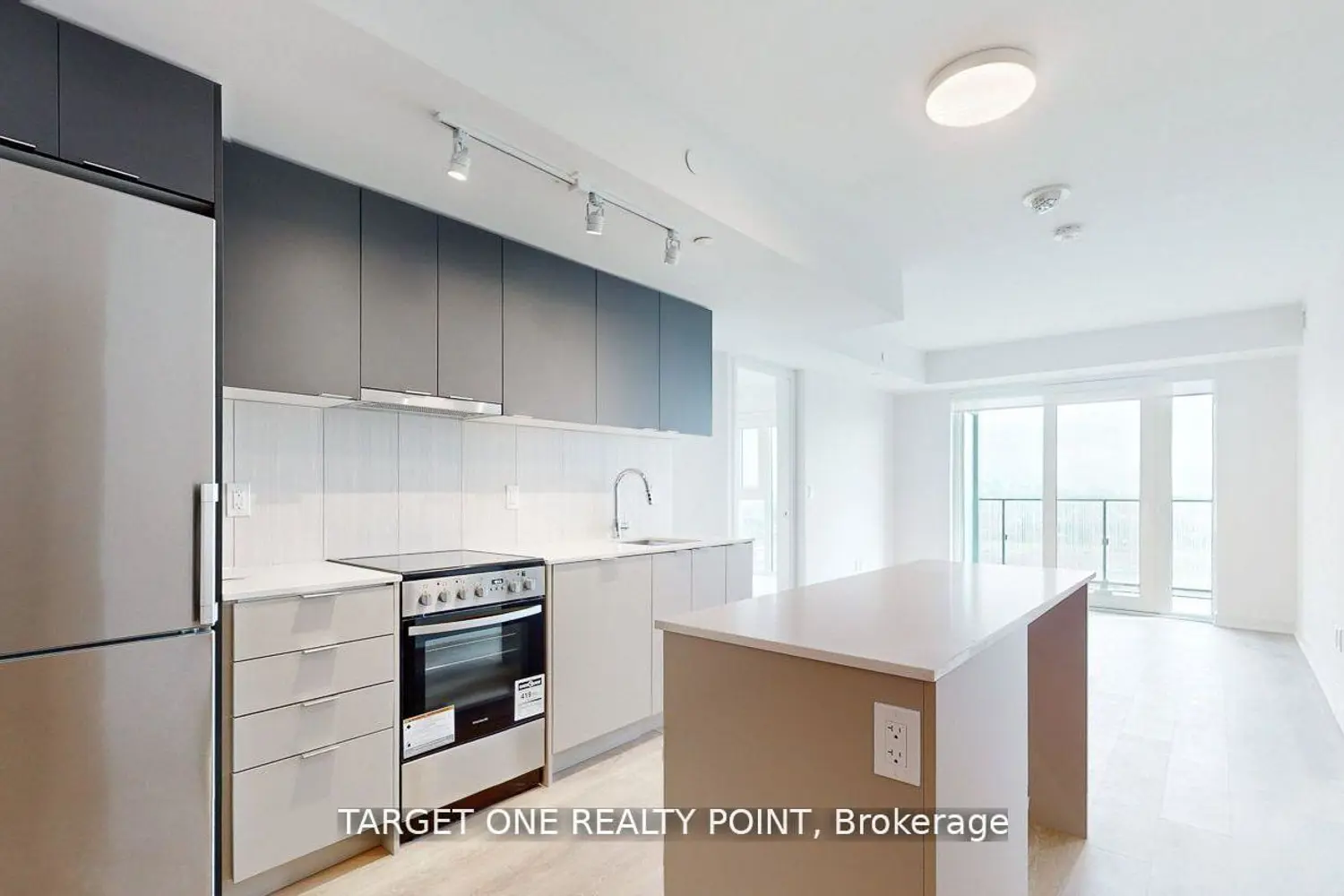 Additional image 4 of 8 Tippett Road 1006