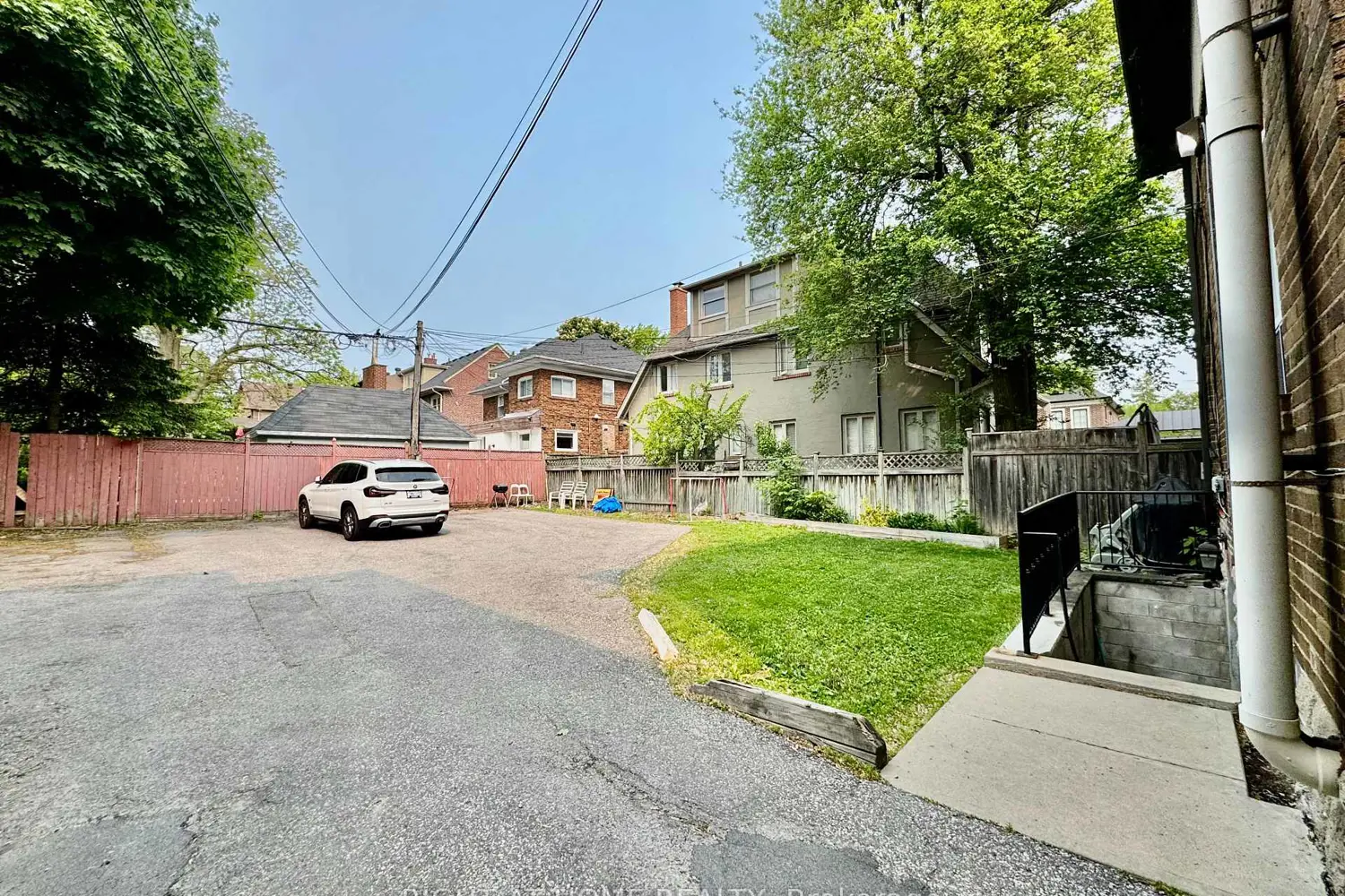 Additional image 19 of 1198 Avenue Road