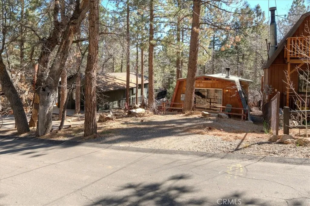 Additional image 35 of 813 Cedar Lane, Sugarloaf, CA 92386