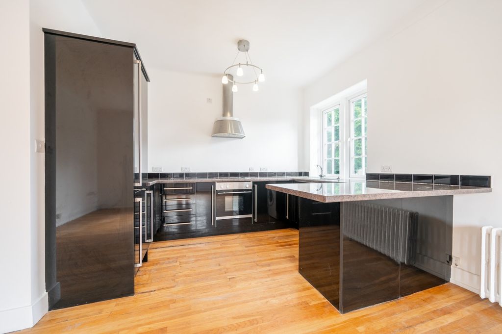 Additional image 4 of 2 bed flat to rentAmochrie Road, Paisley, Renfrewshire PA2