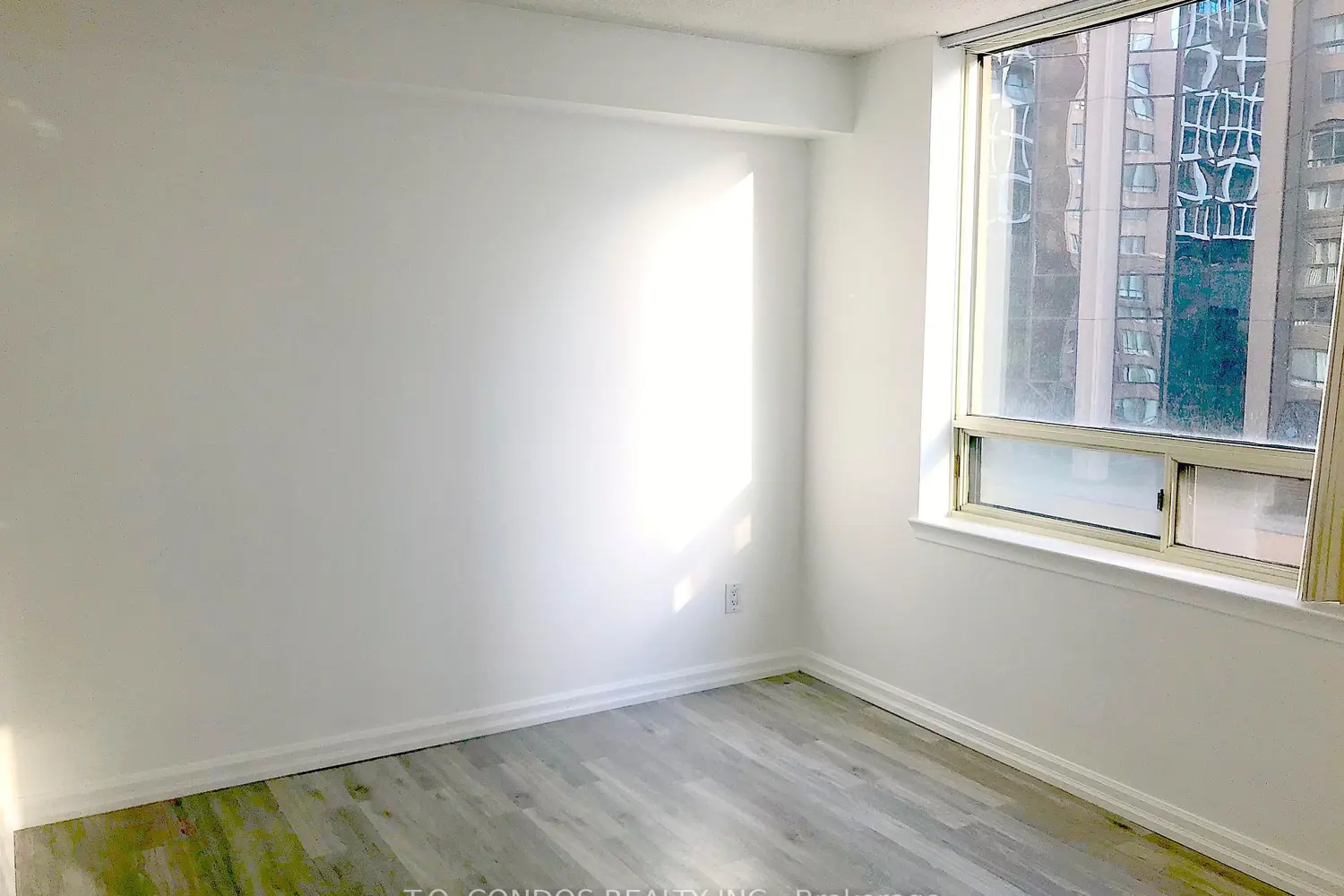 Additional image 14 of 633 Bay Street 511