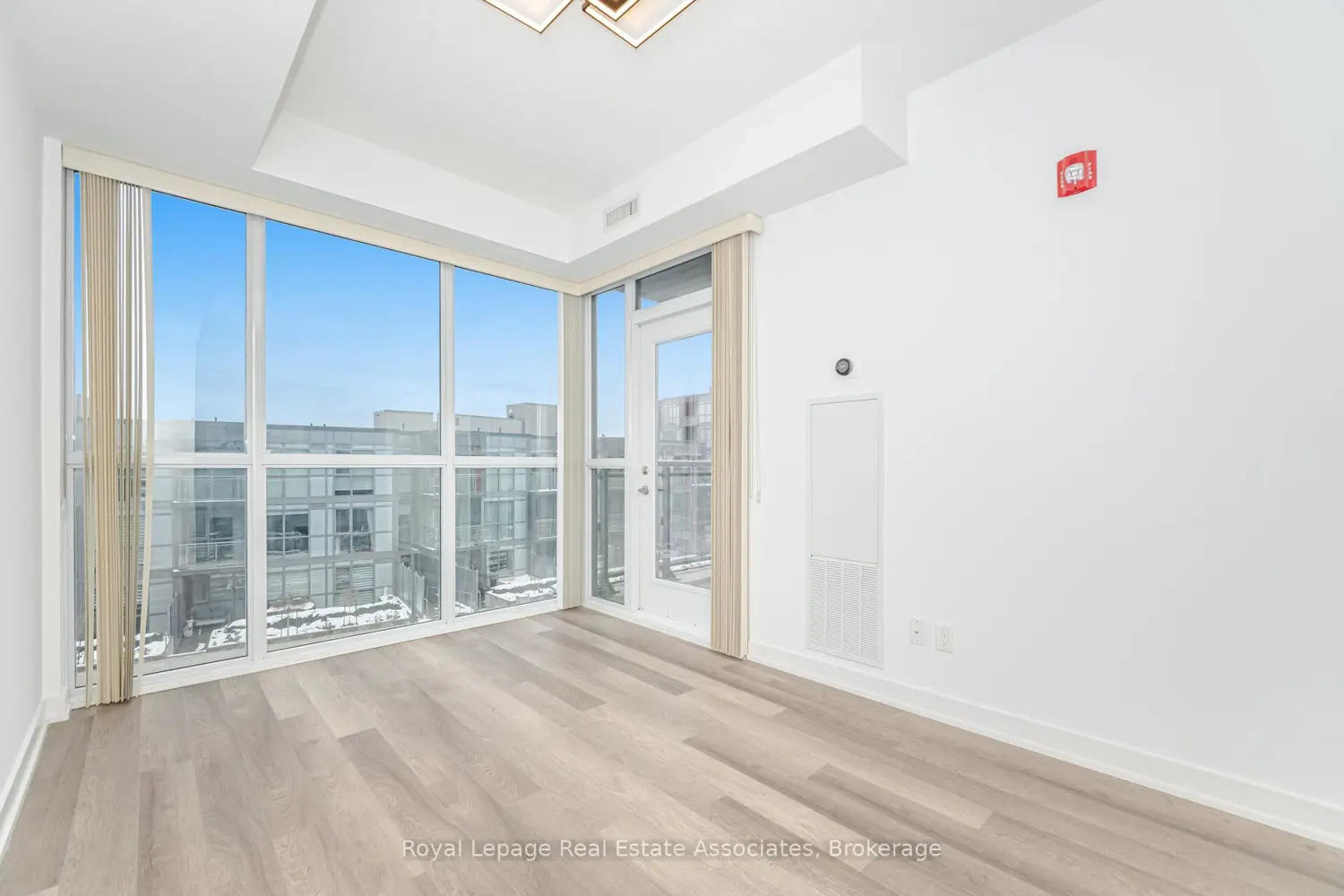 Additional image 7 of 5240 Dundas Street B401