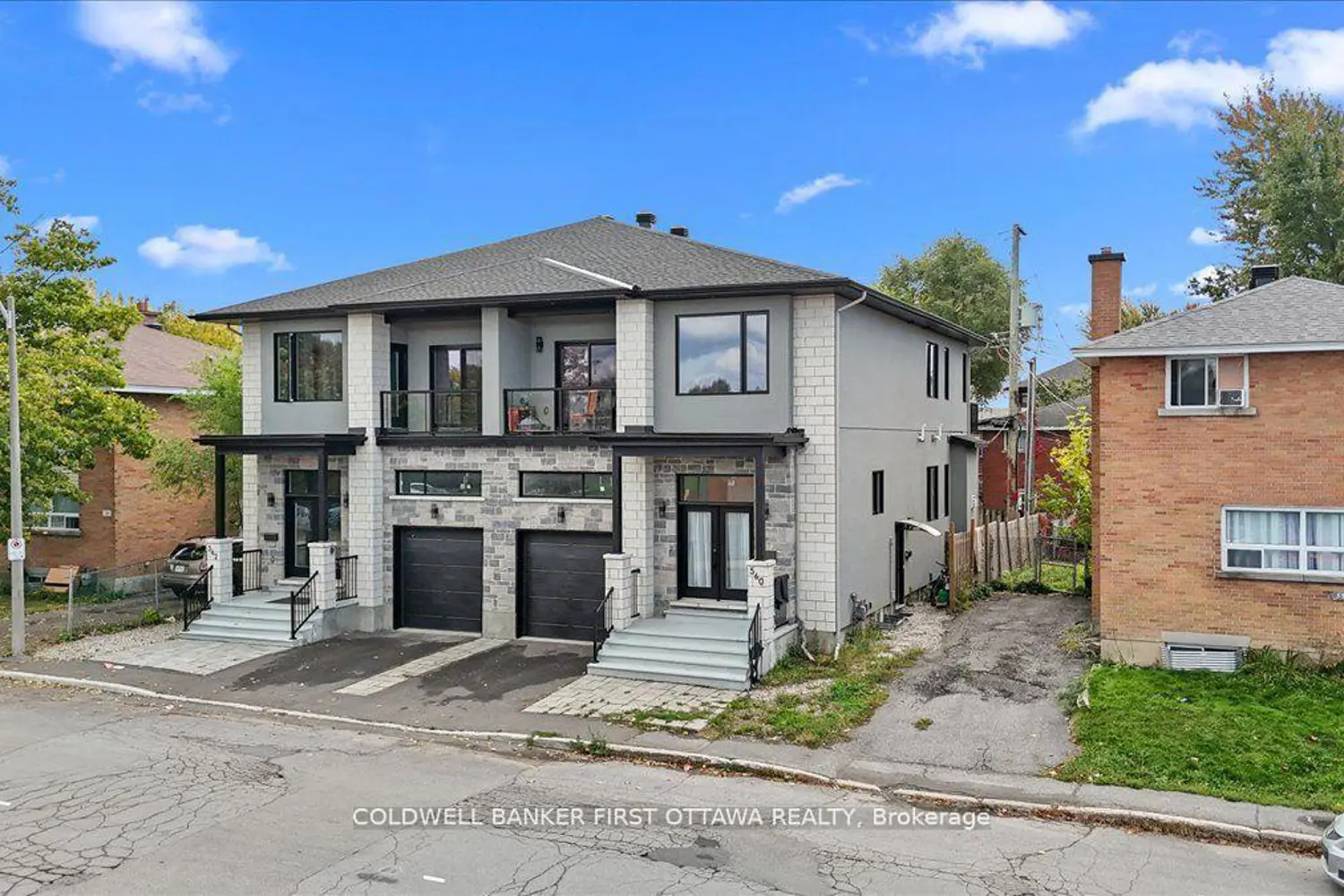 560 Queen Mary Street photo 2