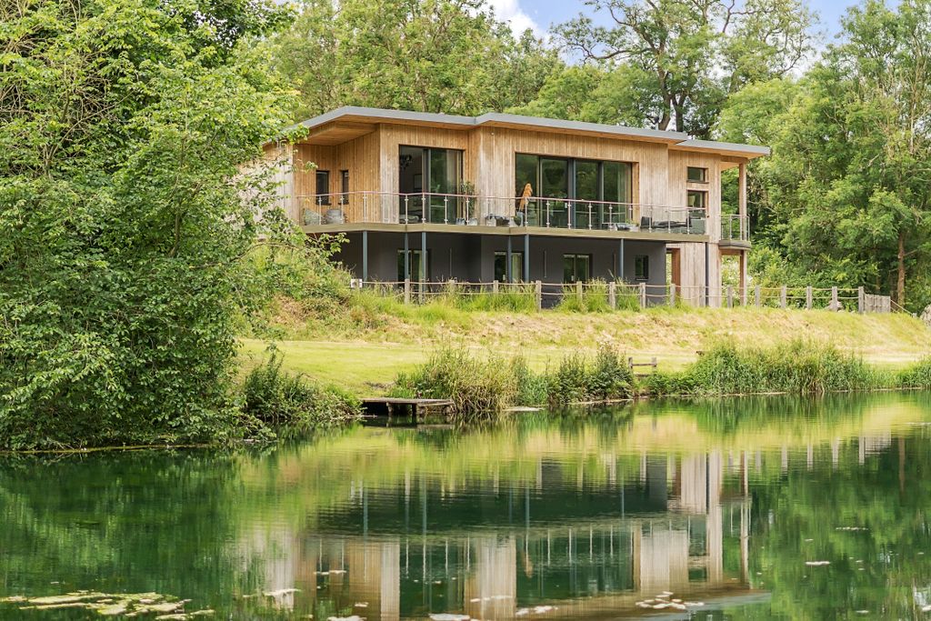 Additional image 20 of 4 bed detached house to rentThe Fisheries, Wiltshire SN11
