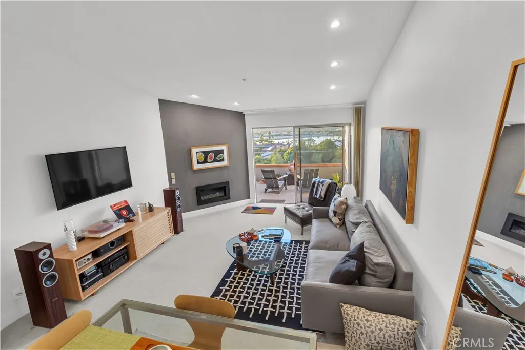 Additional image 36 of 128 Villa Point Dr, Newport Beach, CA 92660