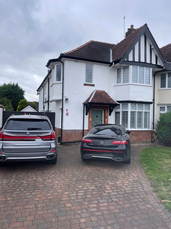 4 bed semi-detached house to rentOpen Golf 2026 - Dunbar Crescent, Birkdale PR8