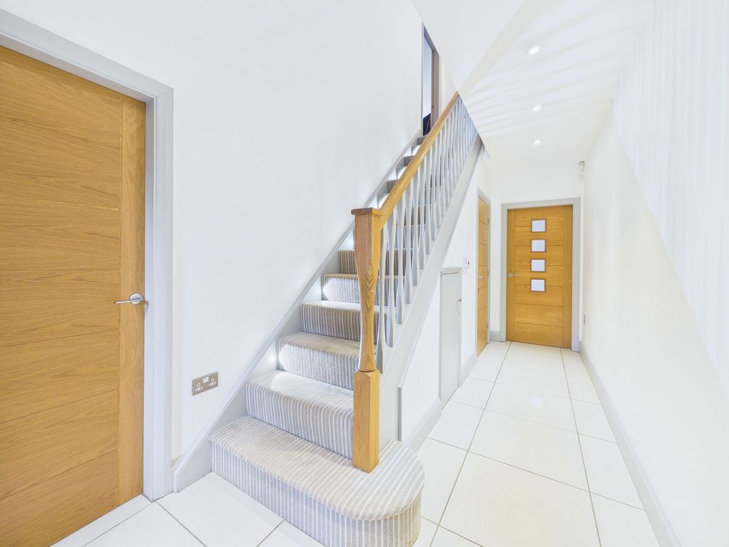 Additional image 13 of 6 bed detached house to rentDore Lodge Gardens, Sheffield S17