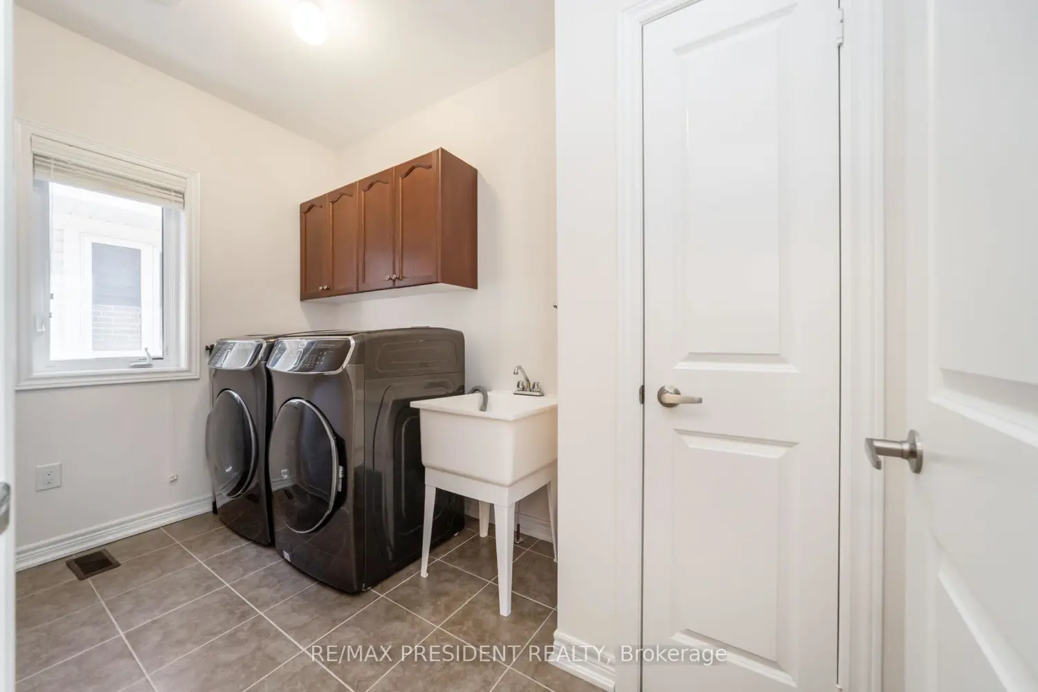 Additional image 12 of 13 Clunburry Road