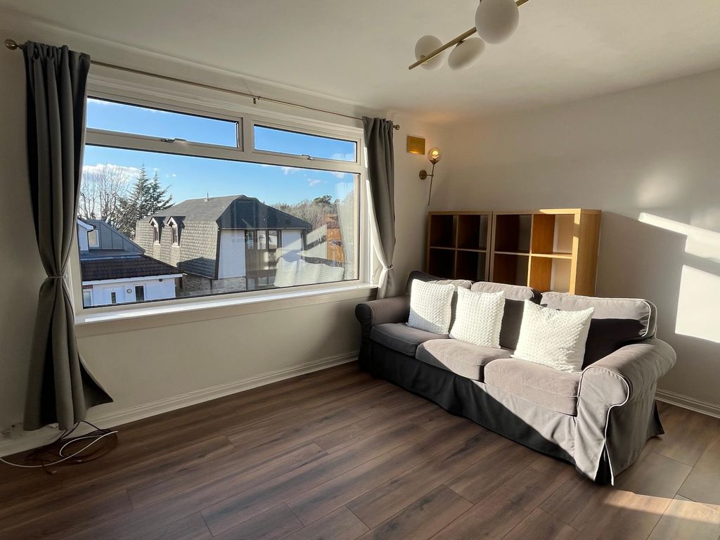 3 bed flat to rentEdinburgh EH10 photo 2