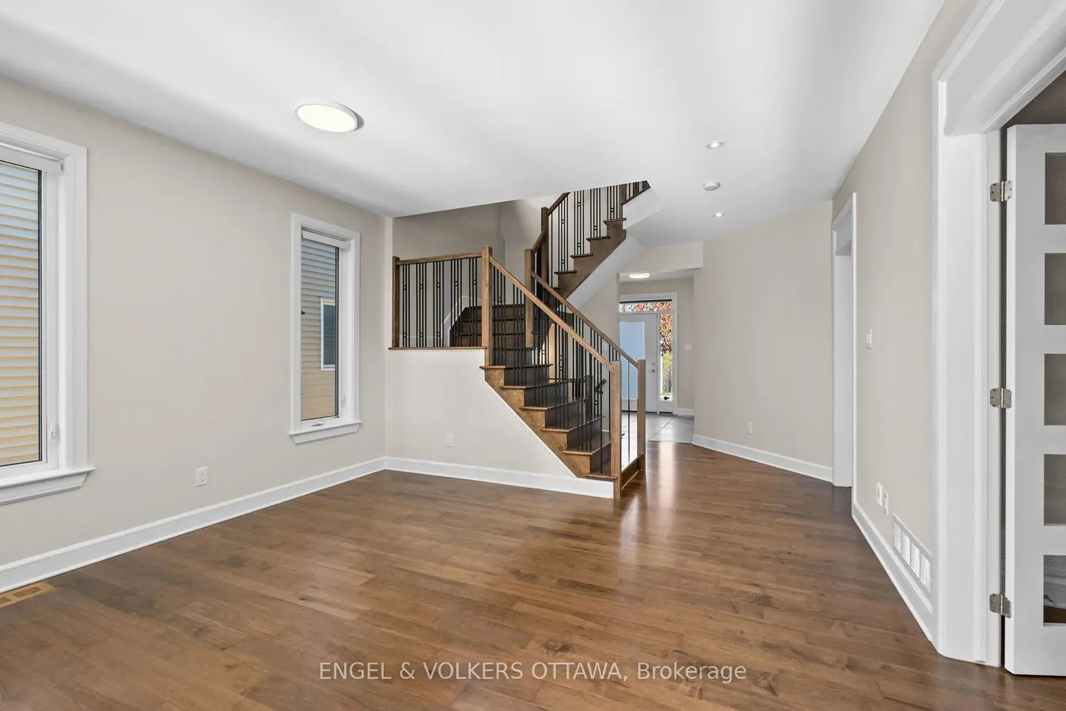 122 Helen Rapp Way photo 3