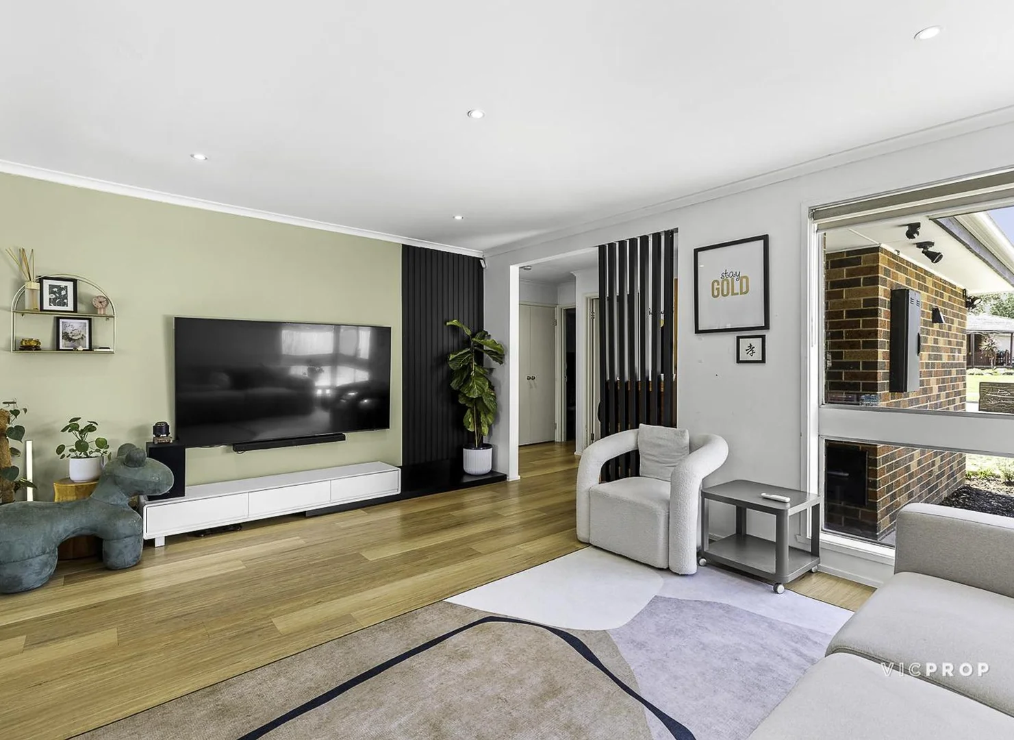 Additional image 2 of 32 Buckmaster Drive, Mill Park VIC 3082