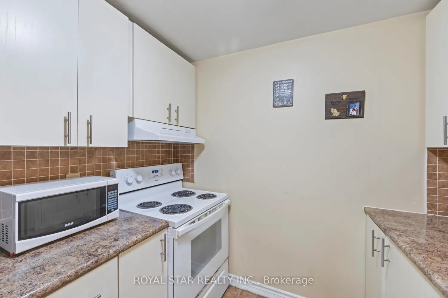 Additional image 7 of 580 Armstrong Road 114