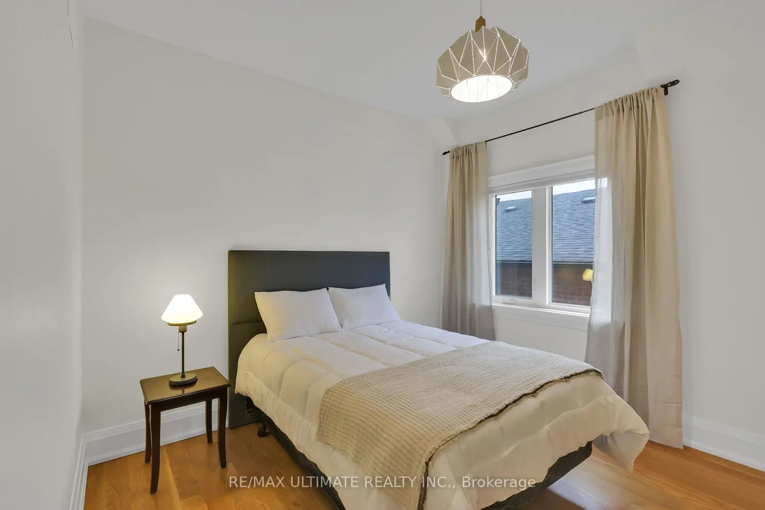 Additional image 8 of 743 Glencairn Avenue