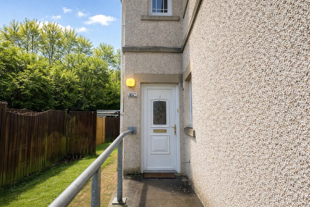 Additional image 2 of 3 bed flat to rentAllands Avenue, Inchinnan, Renfrewshire PA4