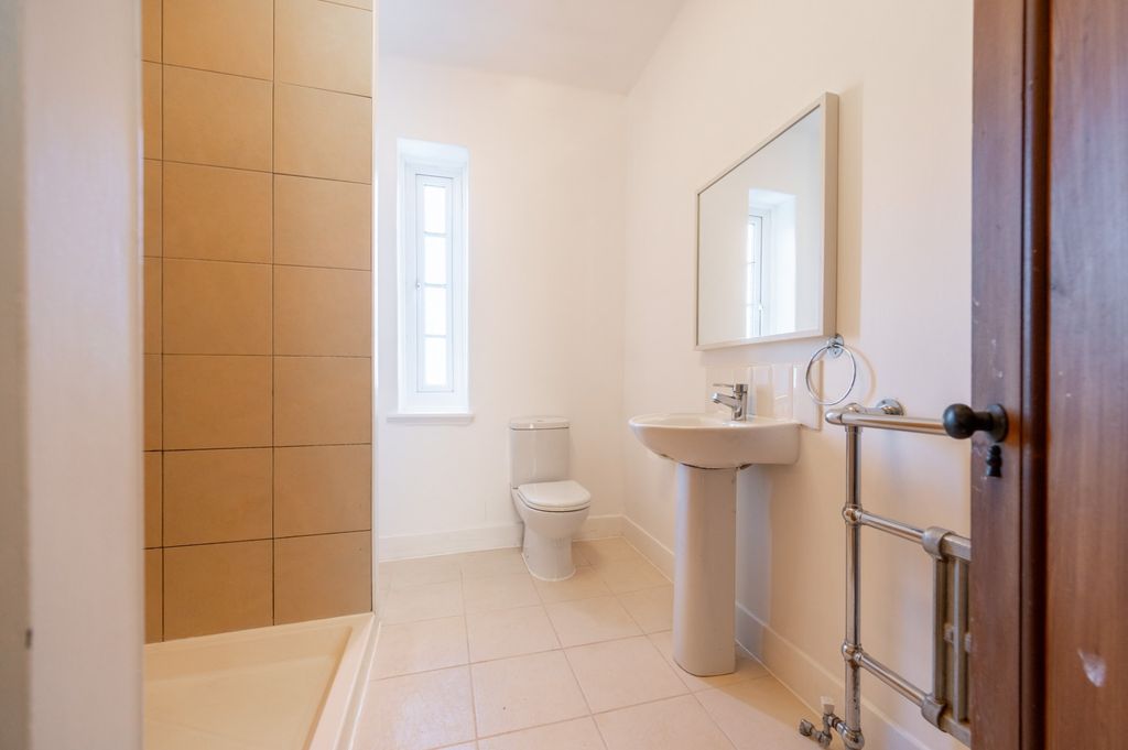 Additional image 10 of 2 bed flat to rentAmochrie Road, Paisley, Renfrewshire PA2