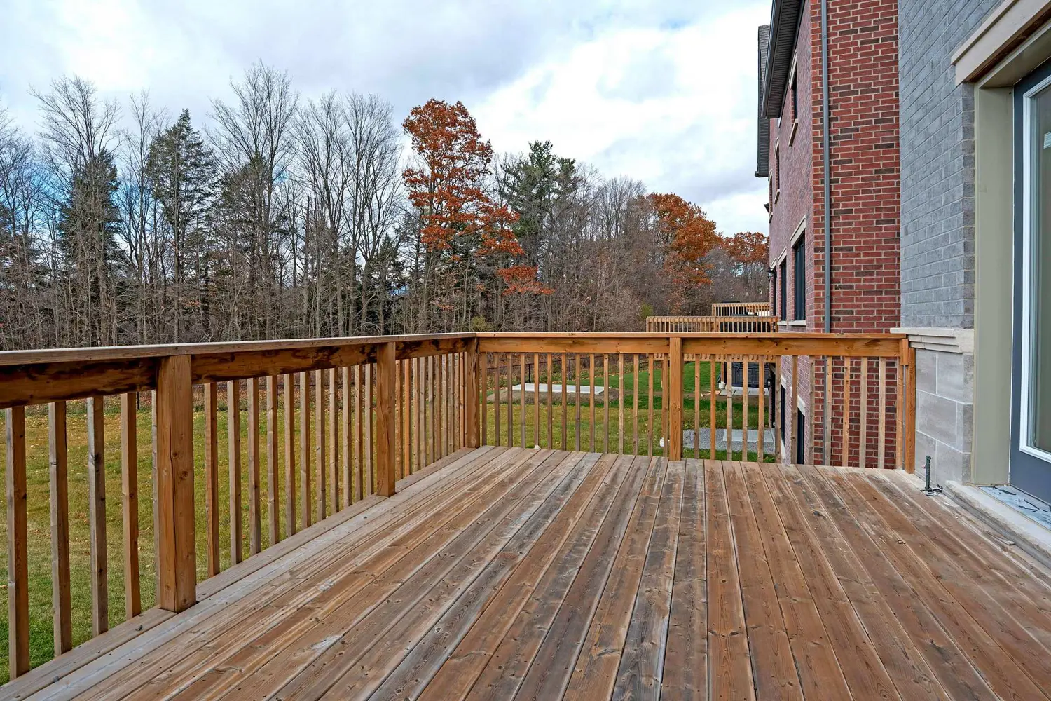 130 Cannes Avenue photo 5
