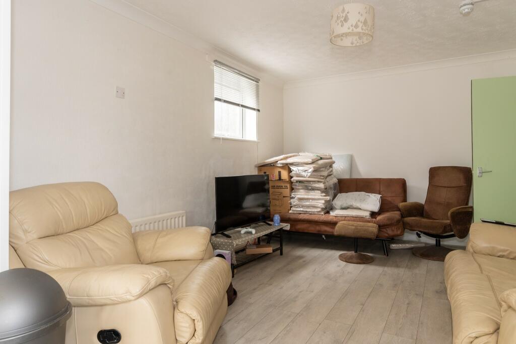 Additional image 15 of Large 6 Bed Student house Winton